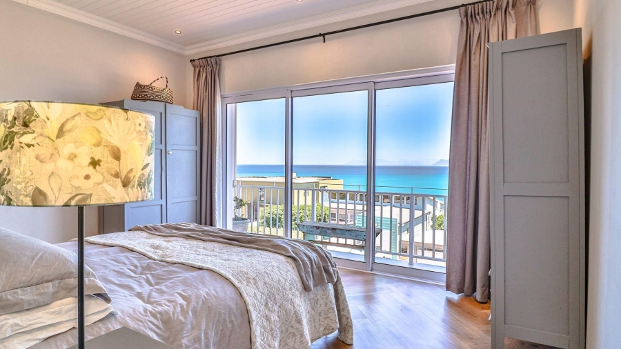 4 Bedroom Property for Sale in De Kelders Western Cape